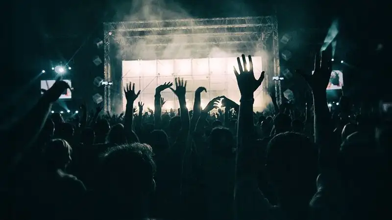 В Белграде затонул ночной клуб во время празднования Нового года