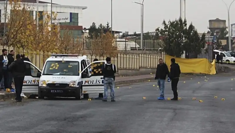 Трое полицейских погибли при взрыве бомбы на юго-востоке Турции