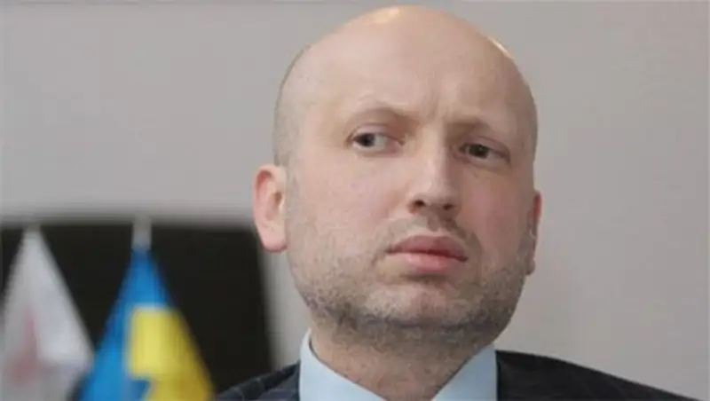 Турчинов допустил возможность введения военного положения в Донбассе