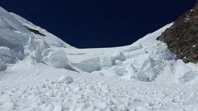 Алматинцев и гостей города убедительно просят не рисковать в горах, фото - Новости Zakon.kz от 22.03.2023 04:09