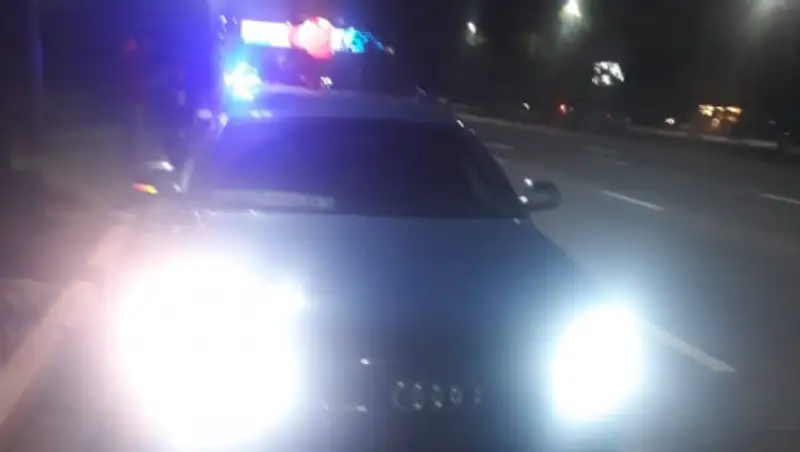 Водитель, поместивший госномер авто на лобовое стекло, наказан в Алматы