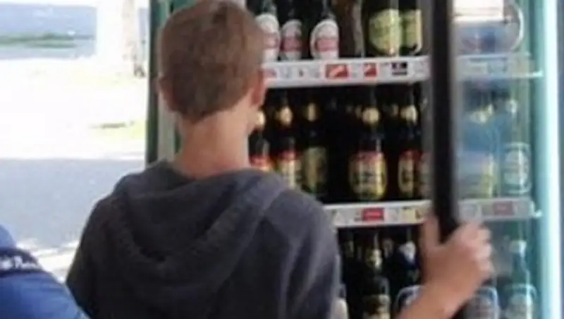 Почти 20 тыс тенге штрафа заплатит продавец в Костанае за продажу пива подростку