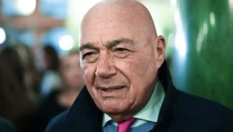 Познер назвал провальным интервью с «беспомощным» Шнуровым