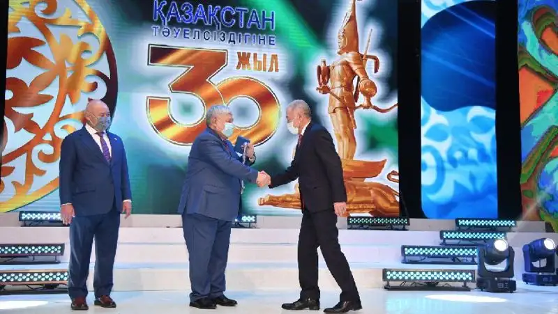 сцена награда, фото - Новости Zakon.kz от 10.12.2021 13:25