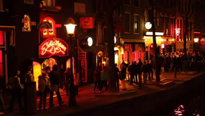 Вместо работы в Южной Корее казахстанкам предложили выйти на панель