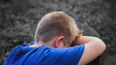 мальчик плачет , фото - Новости Zakon.kz от 31.05.2022 15:46
