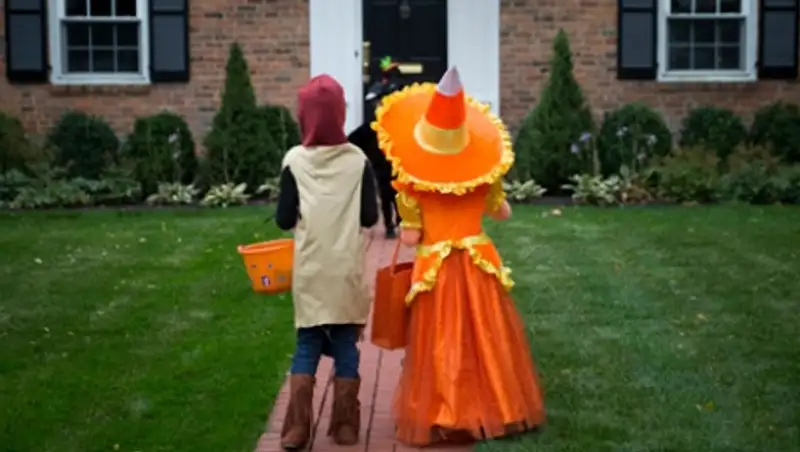 Канадским детям во время Хэллоуина достались конфеты с иголками