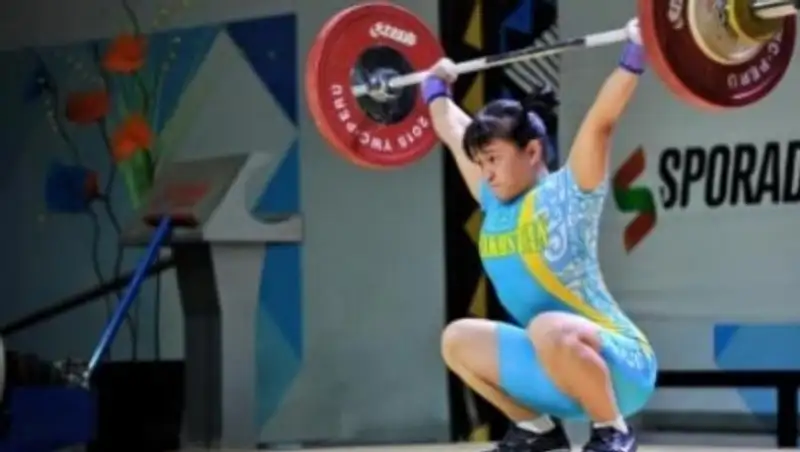 Тяжелоатлетка Айгерим Аулбек выиграла соревнования в группе В на чемпионате мира