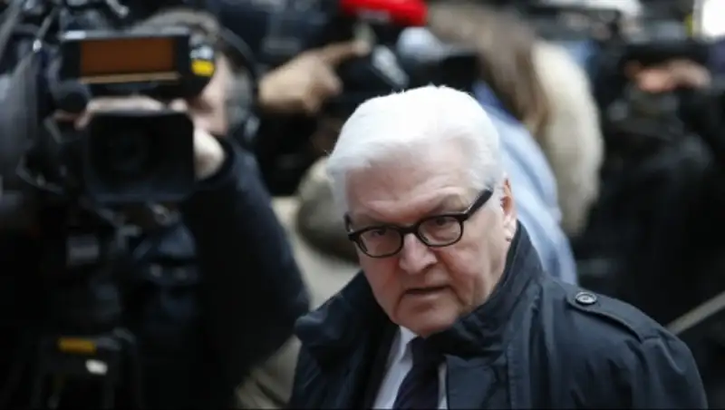 Глава МИД ФРГ: в случае наступления ополченцев ЕС ужесточит санкции против России