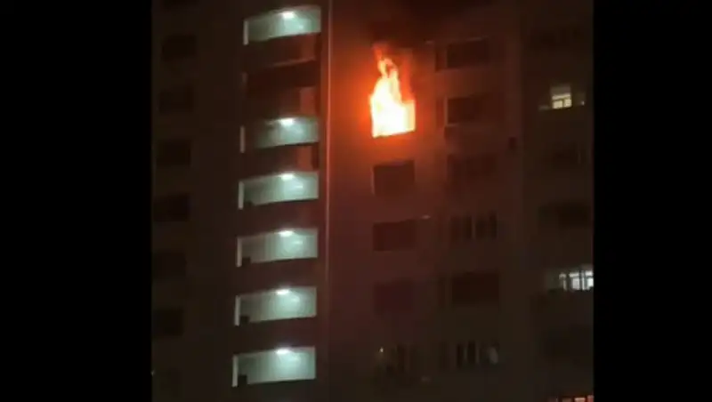 В алматинском ЖК разгорелся пожар