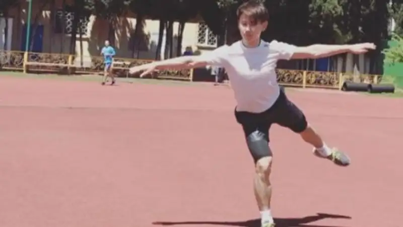 Денис Тен исполнил аксель в 3,5 оборота без коньков