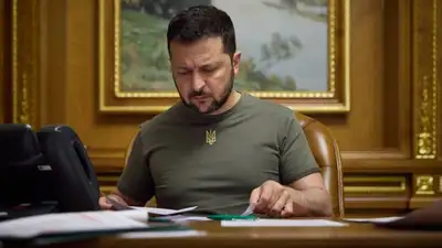 Намерен обязать украинских чиновников и военных изучать английский язык, фото - Новости Zakon.kz от 28.06.2023 17:43