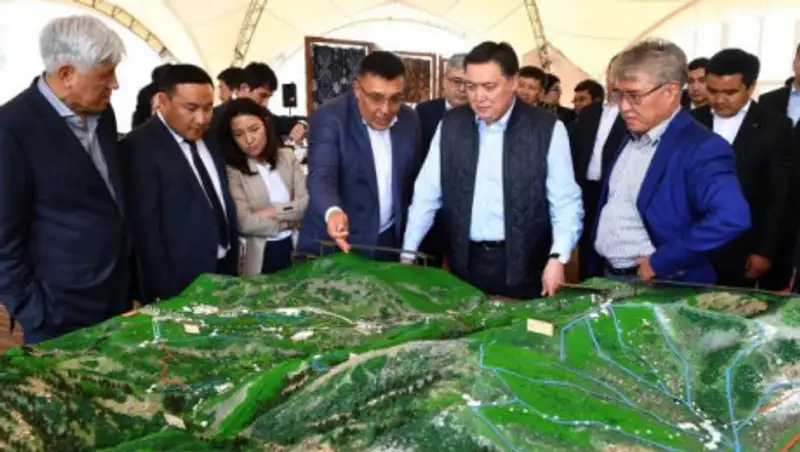 Аскар Мамин посетил с рабочей поездкой Алматы