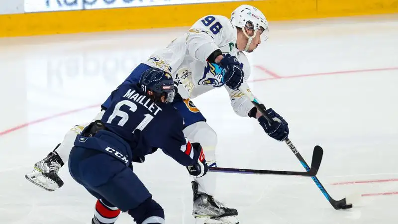 "Барыс" в овертайме уступил "Металлургу"