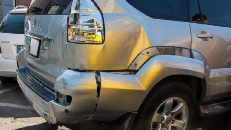 В Павлодаре неумелая автоледи совершила тройное ДТП на стоянке