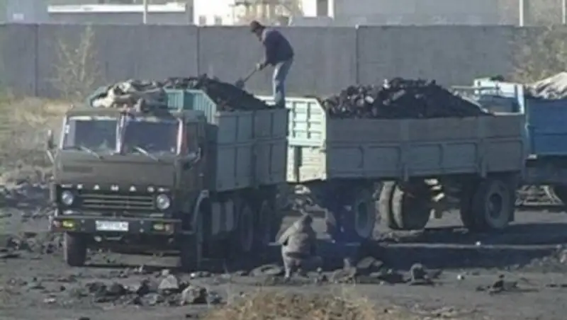 Жители ВКО не могут купить уголь к зиме