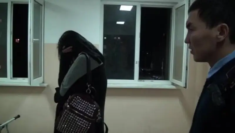 Девушка обвиняет своих знакомых в попытке изнасилования