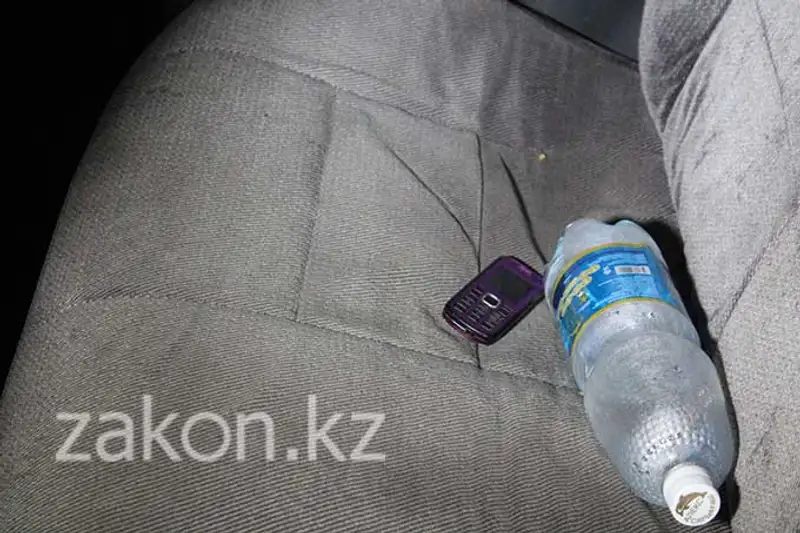 Трое парней пытались украсть брошенную машину, чтобы «греться в ней зимой», Алматы (фото), фото - Новости Zakon.kz от 06.11.2013 21:48