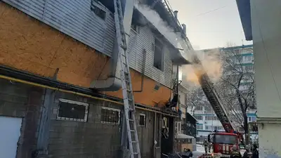 Крупный пожар в Алматы: в ДЧС рассказали подробности, фото - Новости Zakon.kz от 12.01.2023 17:53