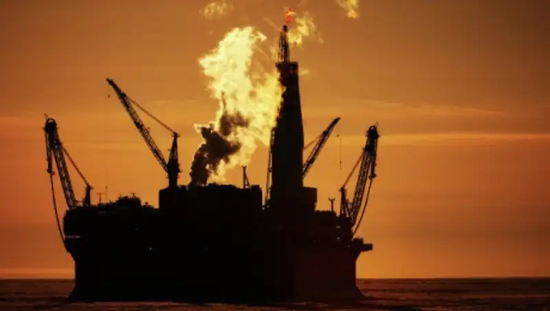 Нефтяной танкер сел на мель у берегов Стамбула