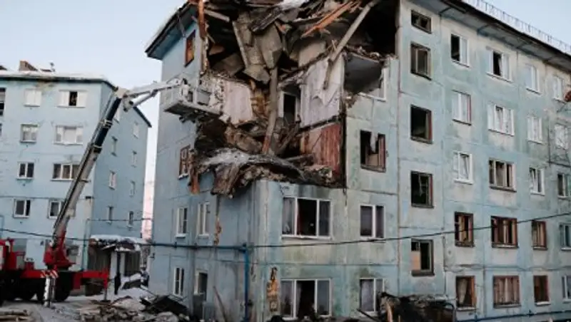 Момент взрыва в мурманской пятиэтажке попал на видео