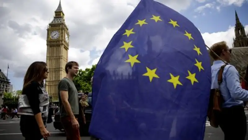 В Великобритании собрано свыше 420 тыс. подписей в поддержку нового референдума