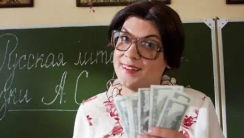 Казахстанский блогер записала песню о поборах в школах