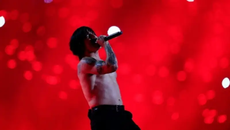 Вокалист рок-группы Red Hot Chili Peppers госпитализирован в США