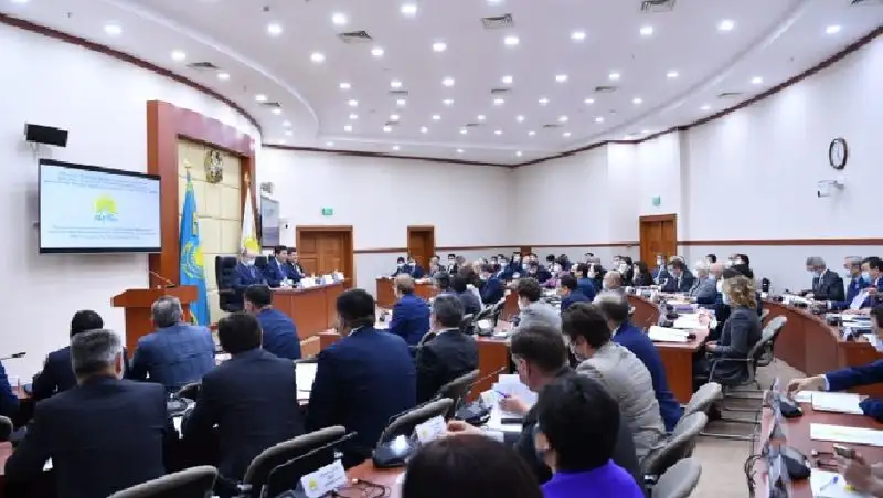 Ерлан Кошанов избран руководителем фракции Nur Otan в Мажилисе