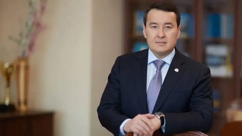 Алихан Смаилов поздравил казахстанцев с Новым годом