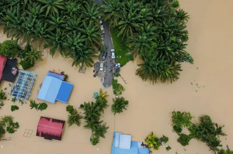 40 тыс. человек покинули дома из-за наводнения в Малайзии