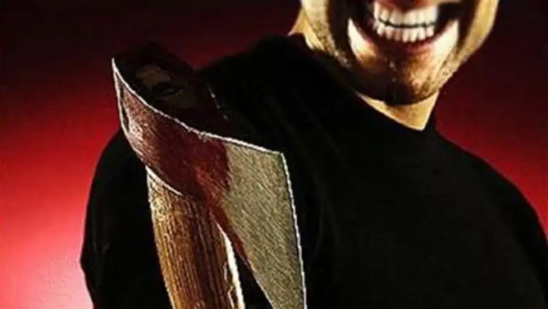 На юго-западе Москвы маньяк с топором убивает прохожих