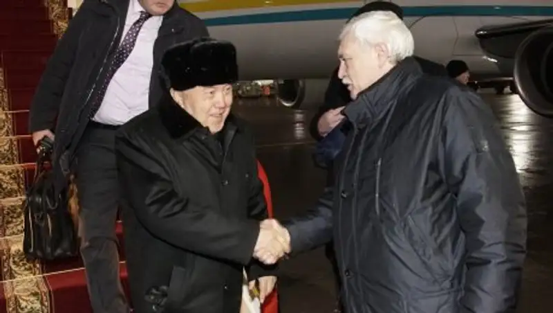 Нурсултан Назарбаев прибыл в Санкт-Петербург