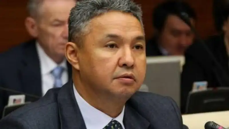 Депутат Перуашев разъяснил свое заявление про долг "иностранному дяде"