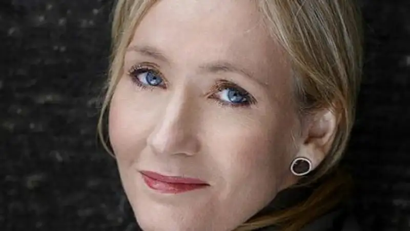 Роулинг представила электронные книги о темной стороне мира Гарри Поттера