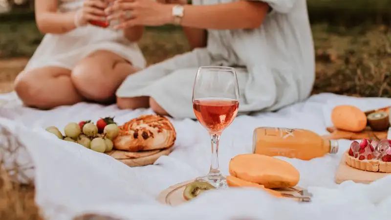 Мир, май, пикник: как организовать идеальный отдых на природе