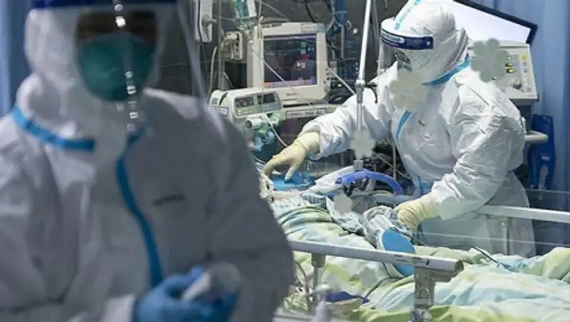 В Алматы два пациента с коронавирусом в крайне тяжелом состоянии