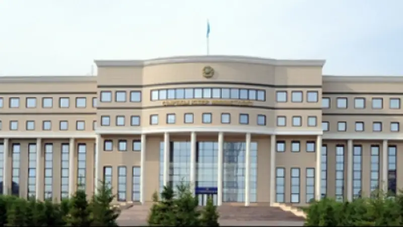 Среди жертв и пострадавших от теракта в Париже казахстанцев нет - МИД РК