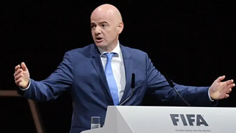 Джанни Инфантино победил шейха Салмана на выборах президента ФИФА