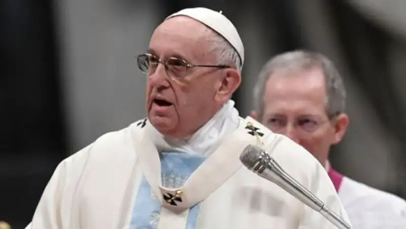 Папа Римский призвал епископов быть нетерпимыми к педофилам