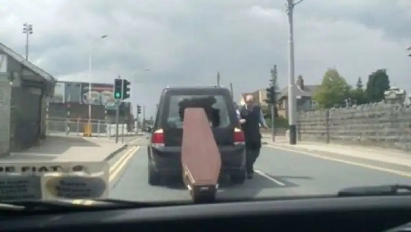 20 забавных доказательств того, что человеческая глупость безгранична