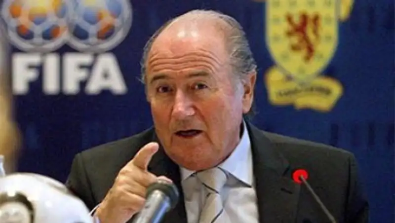 Британская радиостанция предложила работу Йозефу Блаттеру