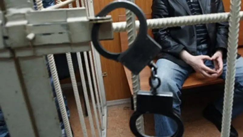 За нападение на полицейского жителю Алматинской области грозит наказание