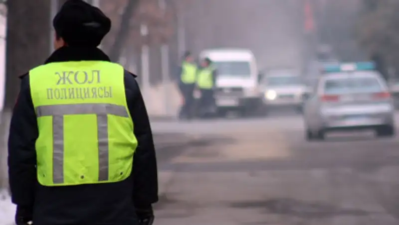 Зарплату дорожным полицейским Казахстана увеличат на 65%