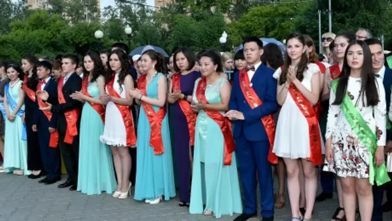 В СКО чествуют лучших выпускников