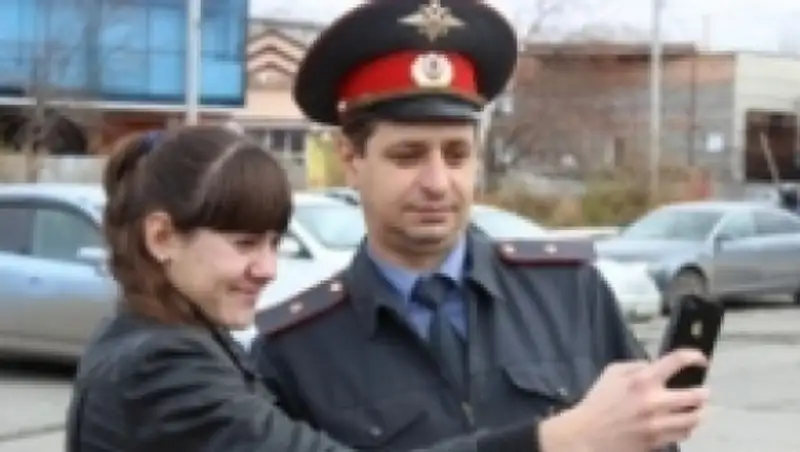 В Усть-Каменогорске полицейские предлагают сделать селфи на фоне специальных баннеров