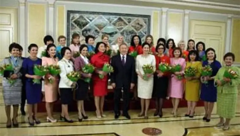 Глава государства поздравил казахстанских женщин с 8 марта