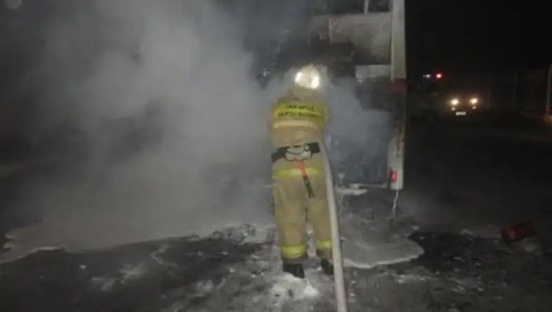 Автобус сгорел в Семее