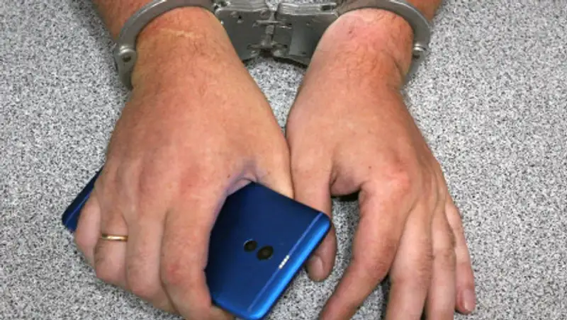 Азербайджанец украл смартфон у павлодарца