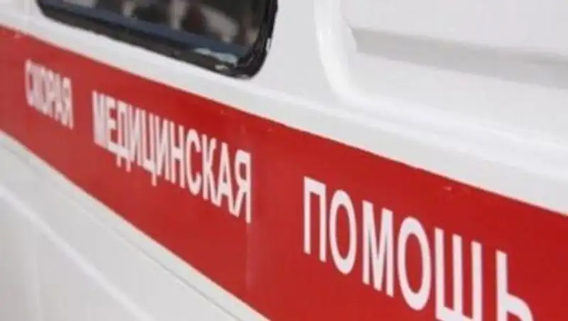 В ВКО из-за опрокидывания автомобиля водитель получил серьезные травмы и впал в кому